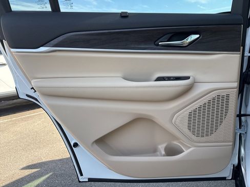 New 2025 Jeep Grand Cherokee L Limited w/ Luxury Tech Group II image 22