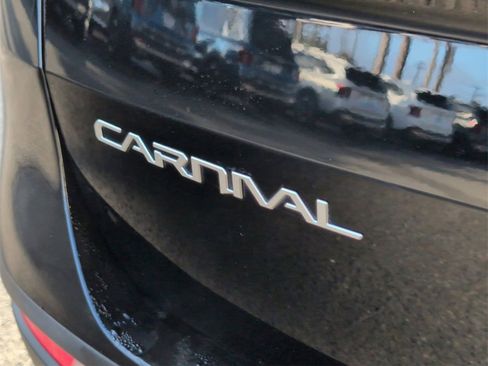 Certified 2024 Kia Carnival LX image 31