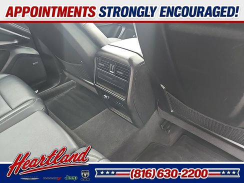 Used 2024 Porsche Cayenne w/ Premium Package AWD/4WD image 85