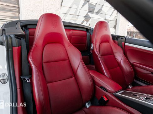 Used 2017 Porsche 911 Turbo S image 41