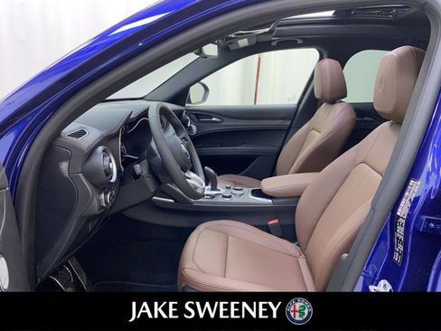 Used 2023 Alfa Romeo Stelvio Ti image 12
