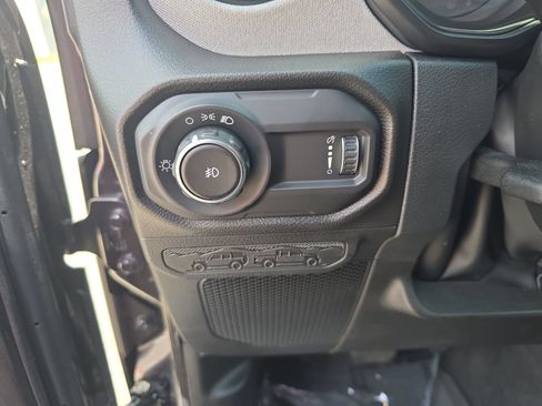 Used 2026 Jeep Wrangler Unlimited Sport AWD/4WD image 28
