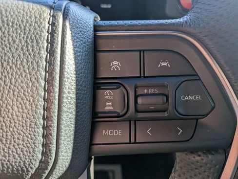 Used 2025 Toyota Tacoma TRD Sport image 14