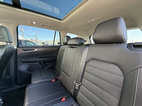 Used 2025 Volkswagen Atlas SEL image 7