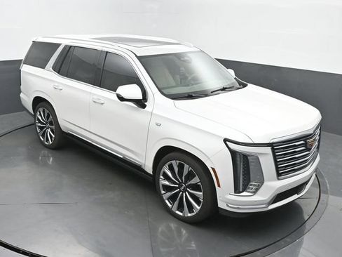 Certified 2025 Cadillac Escalade Premium Luxury Platinum AWD/4WD image 44