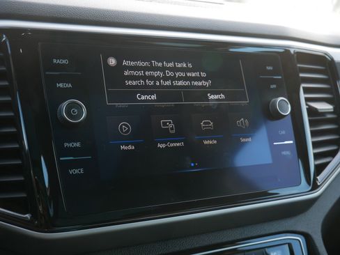 Used 2021 Volkswagen Atlas Cross Sport SEL Premium image 31