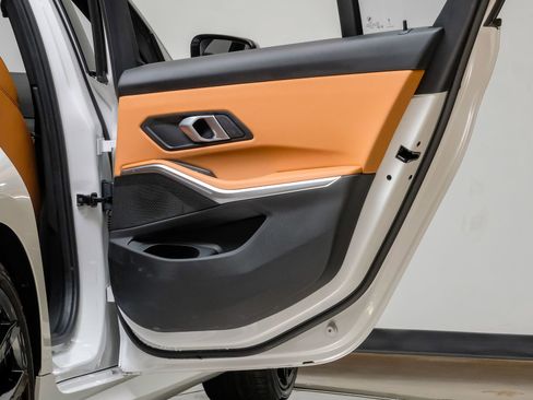 Used 2025 BMW 330i xDrive Sedan w/ M Sport Package image 49