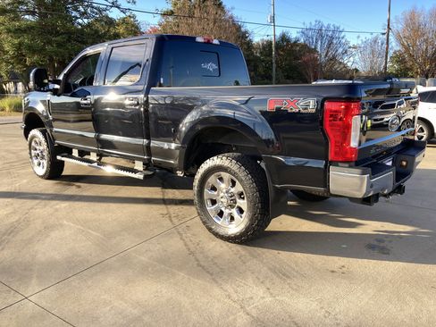 Used 2019 Ford F250 Lariat w/ Chrome Package image 7