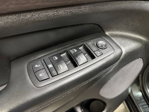Used 2014 Jeep Grand Cherokee Altitude AWD/4WD image 19