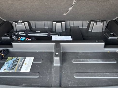 Used 2025 Chevrolet Suburban Z71 AWD/4WD image 39
