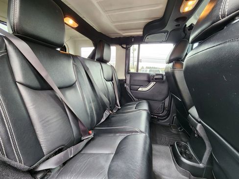Used 2017 Jeep Wrangler Unlimited Sahara w/ Dual Top Group AWD/4WD image 45