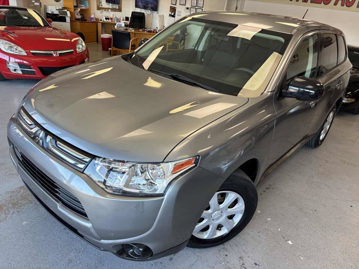 Used 2014 Mitsubishi Outlander ES FWD image 6