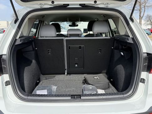 Used 2024 Volkswagen Taos SE image 29