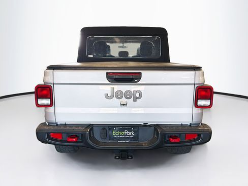 Used 2023 Jeep Gladiator Rubicon w/ Cold Weather Group AWD/4WD image 7
