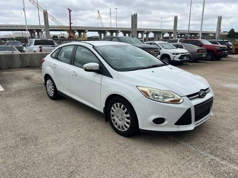 Used 2013 Ford Focus SE w/ Super Fuel Economy (SFE) Pkg FWD image 3