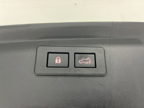 Used 2023 Subaru Outback Premium AWD/4WD image 35