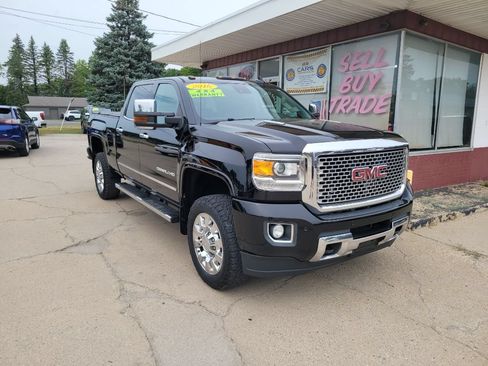 Used 2016 GMC Sierra 2500 Denali w/ Driver Alert Package AWD/4WD image 3