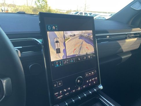 Used 2025 GMC Sierra EV Denali image 17