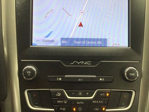 Used 2020 Ford Fusion SE FWD image 10