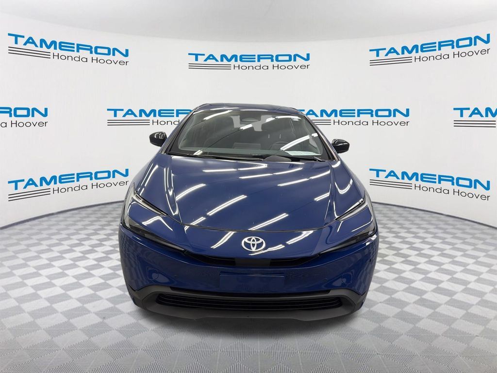 Used 2024 Toyota Prius LE FWD image 8