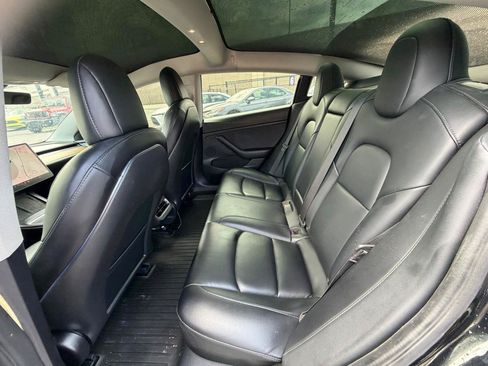 Used 2022 Tesla Model 3 Long Range AWD/4WD image 8