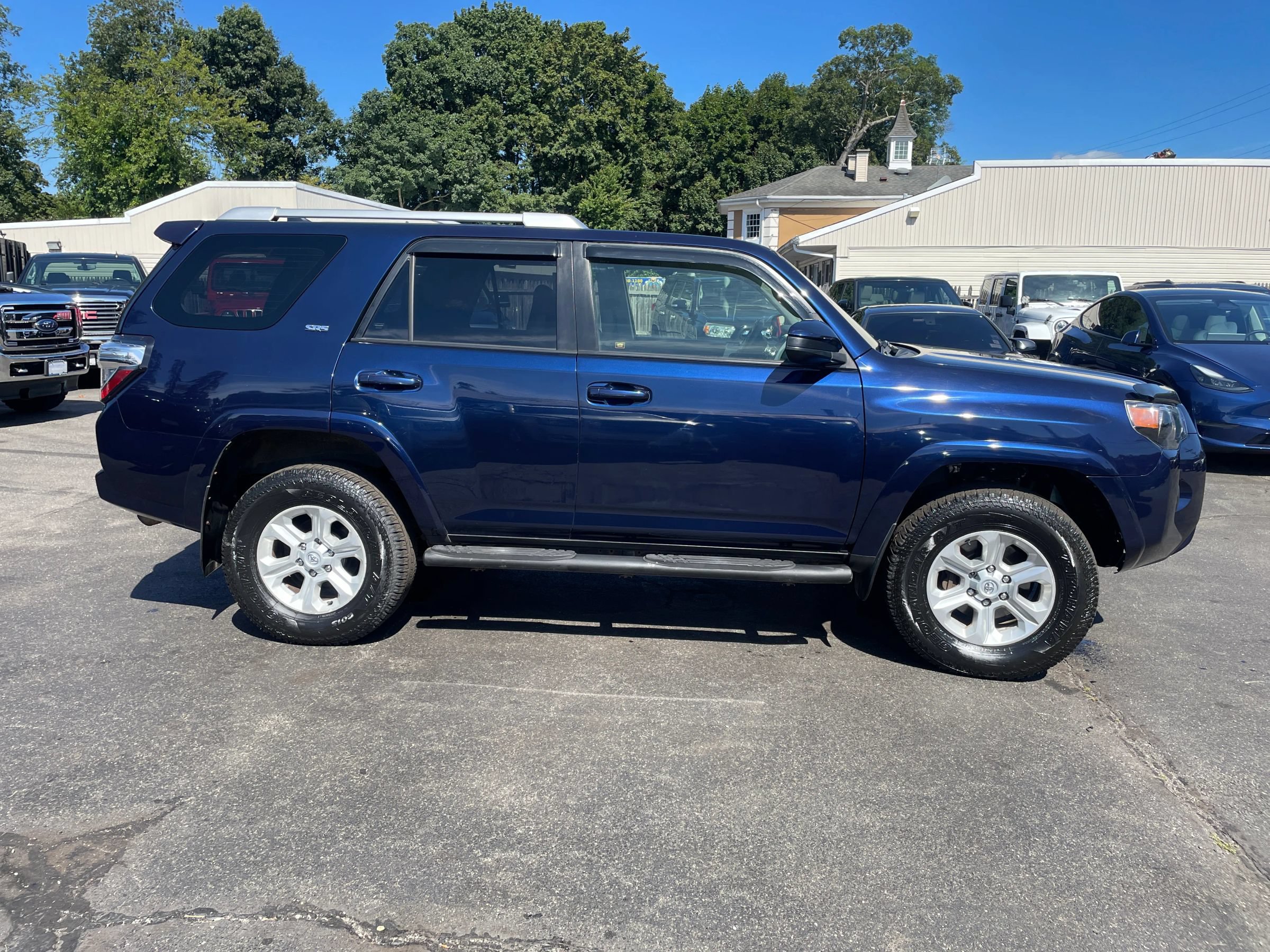 Used 2016 Toyota 4Runner SR5 AWD/4WD image 6