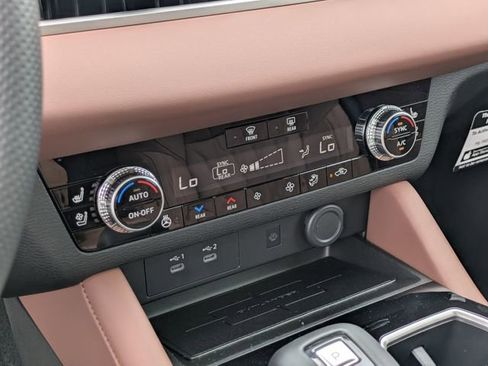 New 2025 Mitsubishi Outlander SEL image 23