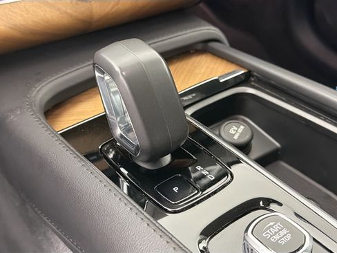 Certified 2023 Volvo XC90 B6 Plus image 17