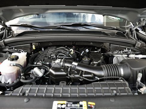 Used 2025 Jeep Grand Cherokee Limited w/ Luxury Tech Group II image 31