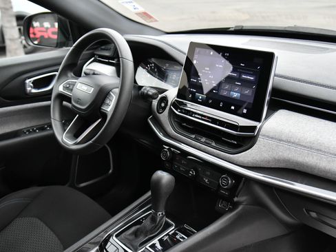 Used 2023 Jeep Compass Sport image 45