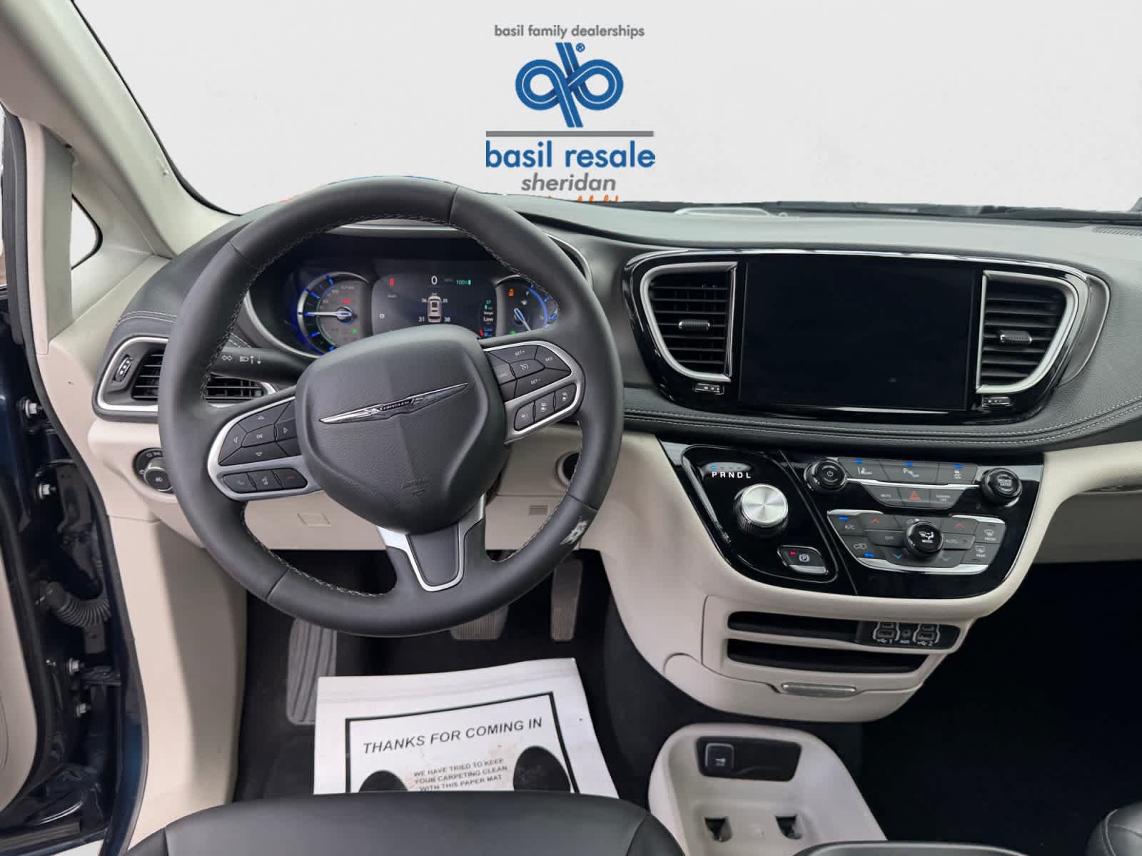 Used 2024 Chrysler Pacifica Limited FWD image 16