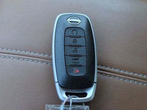 Used 2024 Nissan Pathfinder Platinum FWD image 29
