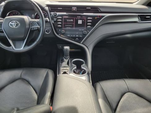 Used 2018 Toyota Camry XSE FWD image 12