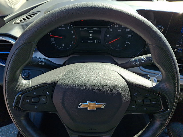 Used 2024 Chevrolet Trax LS w/ LS Convenience Package FWD image 4