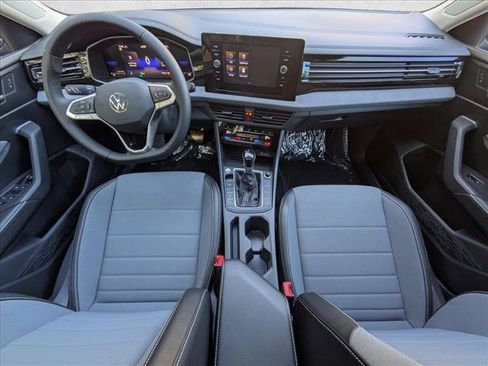 New 2025 Volkswagen Jetta SE FWD image 3
