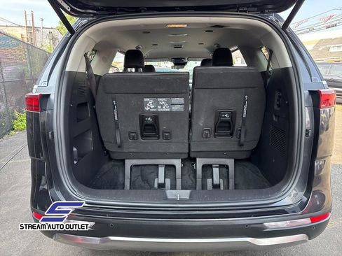 Used 2024 Kia Carnival SX image 9