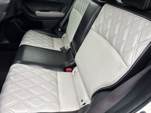 Used 2017 Subaru Forester 2.5i Premium w/ All-Weather Package image 10