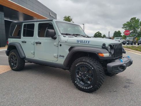 Used 2023 Jeep Wrangler Unlimited w/ Cold Weather Group AWD/4WD image 2