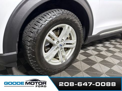 Used 2020 Ford Explorer XLT w/ Equipment Group 202A AWD/4WD image 27