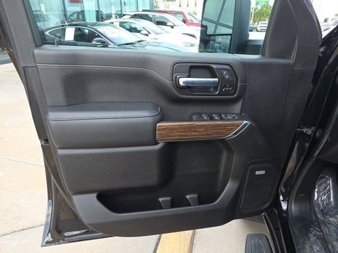 Used 2023 Chevrolet Silverado 2500 High Country w/ Z71 Off-Road Package image 13