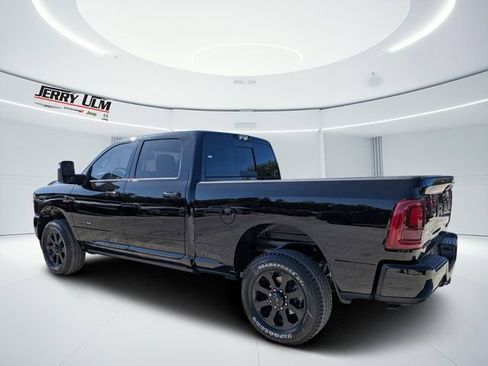 New 2026 RAM 2500 Laramie AWD/4WD image 5