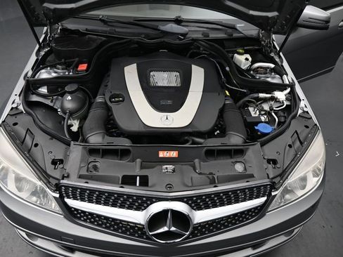 Used 2010 Mercedes-Benz C 300 Sedan image 14