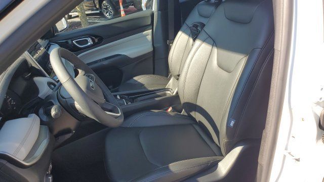 Certified 2025 Jeep Compass Limited AWD/4WD image 18