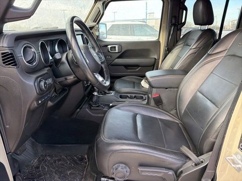 Used 2022 Jeep Wrangler Unlimited Sahara w/ Cold Weather Group image 16