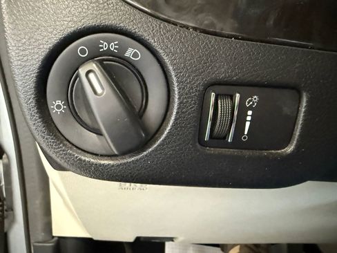 Used 2017 Dodge Grand Caravan SE image 22