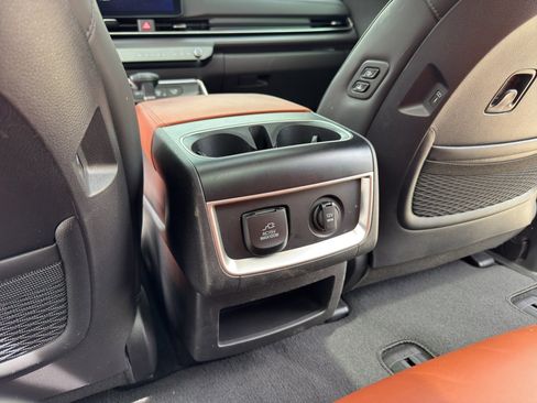 Used 2025 Kia Carnival SX FWD image 31