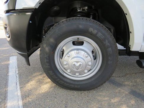 New 2022 RAM 3500 Tradesman image 36