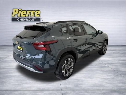 New 2026 Chevrolet Trax LT w/ LT Convenience Package FWD image 5