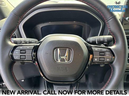 Used 2025 Honda Pilot Black Edition image 11