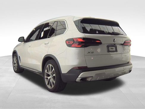 Used 2024 BMW X5 sDrive40i image 16